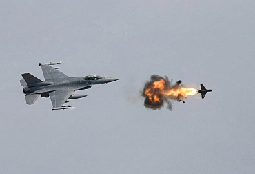 Video: Vypadá to jako snadný sestřel. Jenže podobný zásah už jednou skončil havárií. F-16 a ruský dron Geran