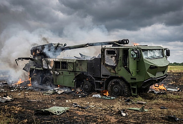 Video: Drahá houfnice vs. malý dron. Lancet-51 vyřadil Caesar na podvozku Tatry