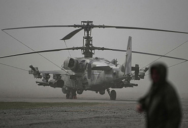 Ukrajinské drony zasáhly ruské vrtulníky na předsunutém letišti. Co hlídaly vrtulníky daleko od fronty a proč právě tam